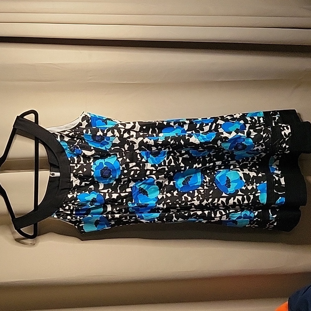 Jones Wear Dress Sleeveless Midi Black White and Blue with Floral Print